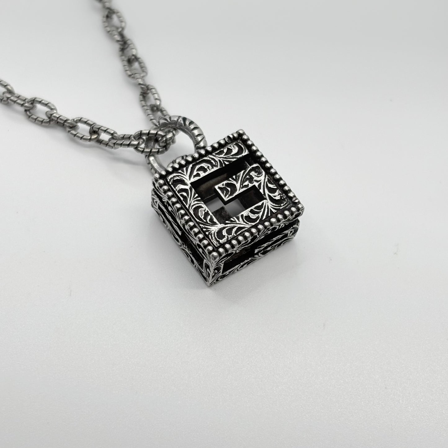 GUCCI ネックレス