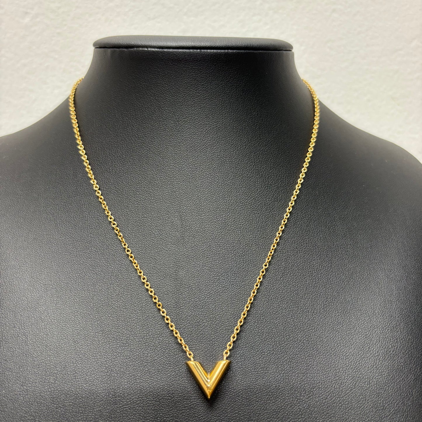 LOUIS VUITTON ネックレス