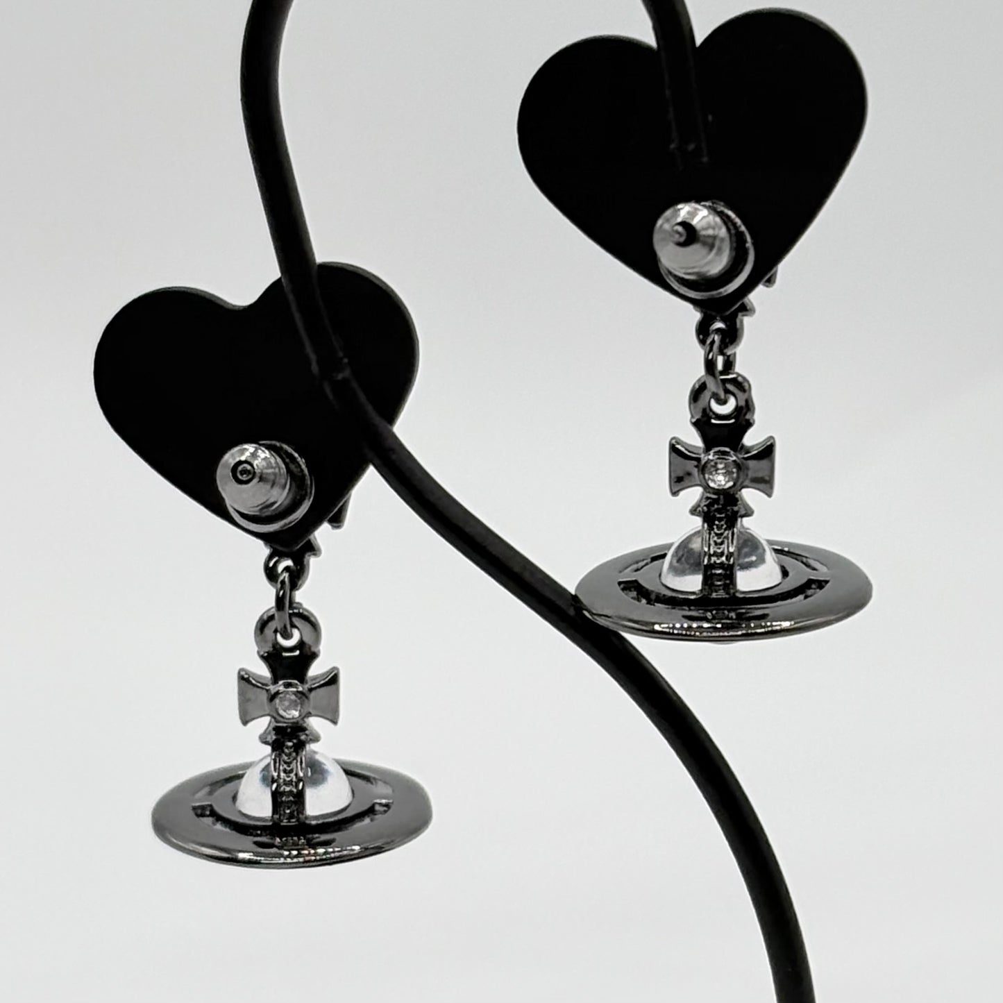 Vivienne Westwood ブラックピアス