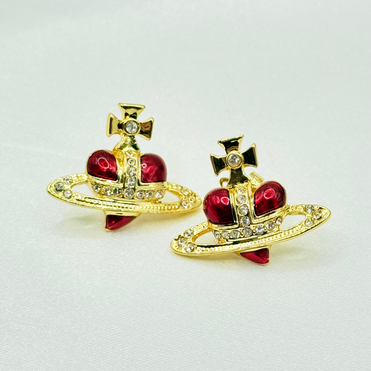 DIAMANTE HEART ピアス
Vivienne Westwood
109