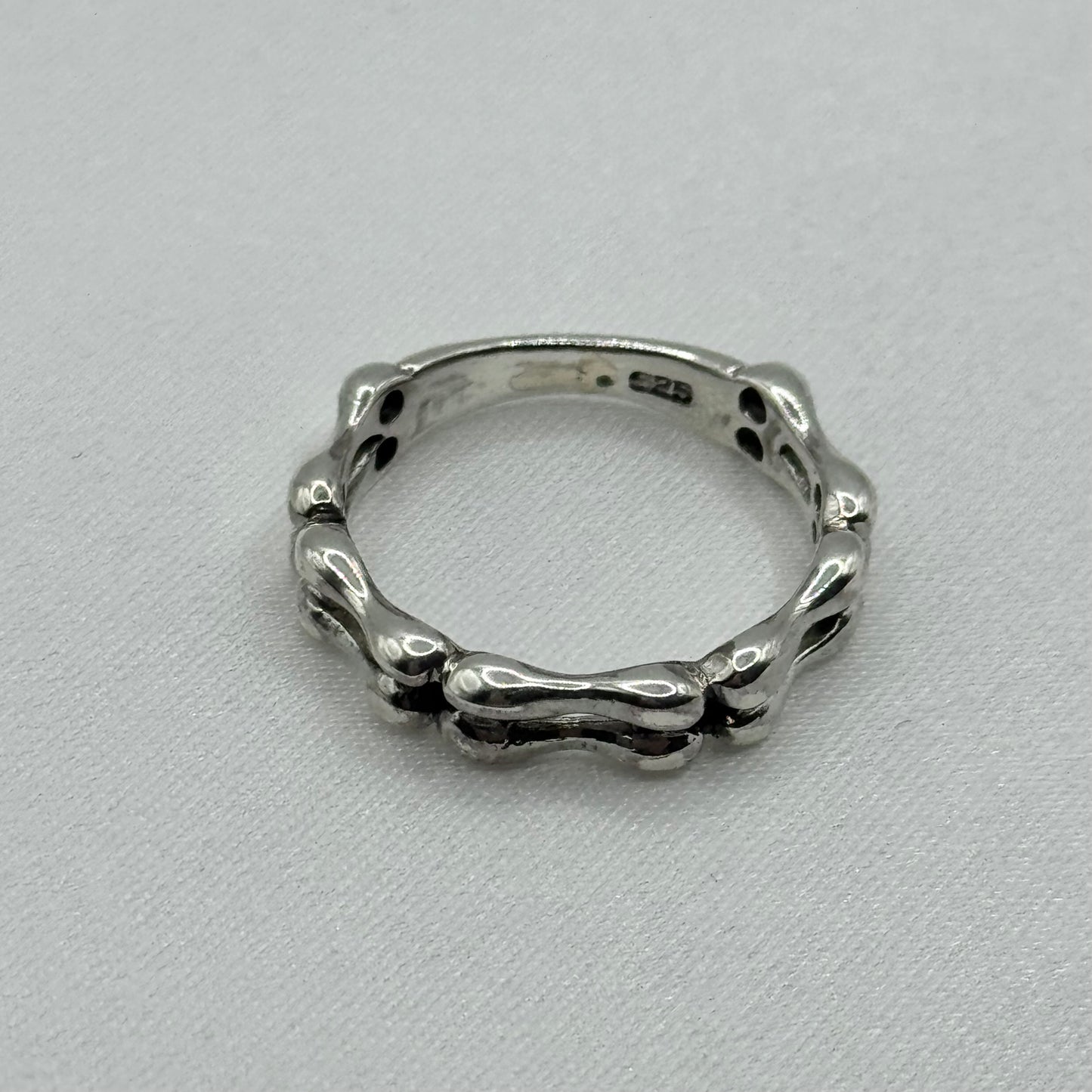 ボーンモチーフリング サイズ複数あり silver925
321