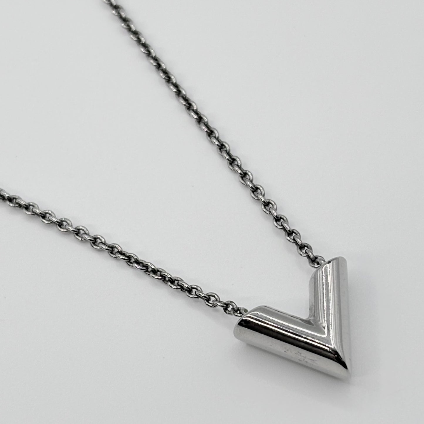 LOUIS VUITTON ネックレス