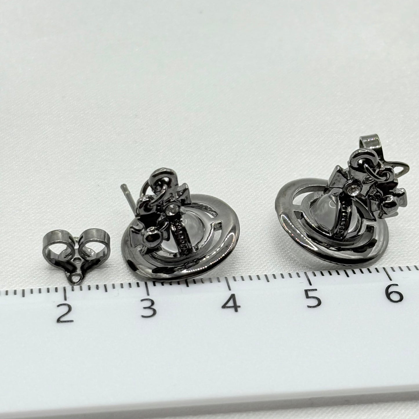 Vivienne Westwood ピアス 125