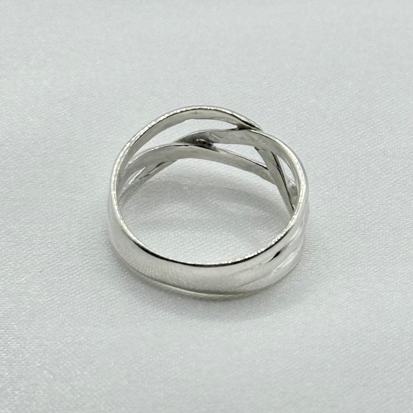 クロスオーバーリング サイズ複数あり silver925
300