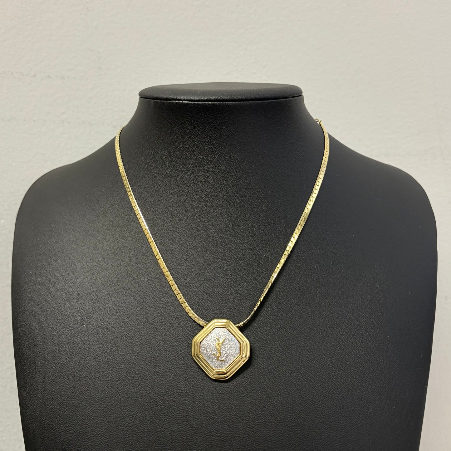 Yves Saint Laurent ネックレス