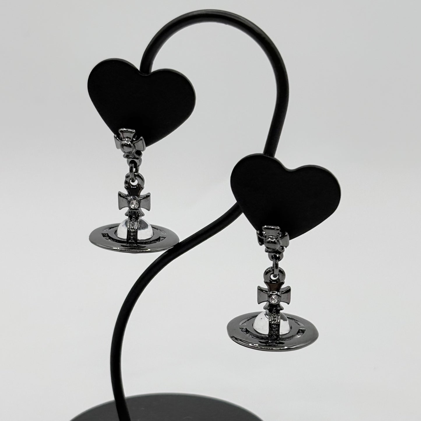 Vivienne Westwood ブラックピアス