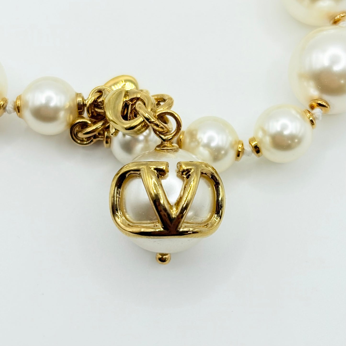VALENTINO パールブレスレット