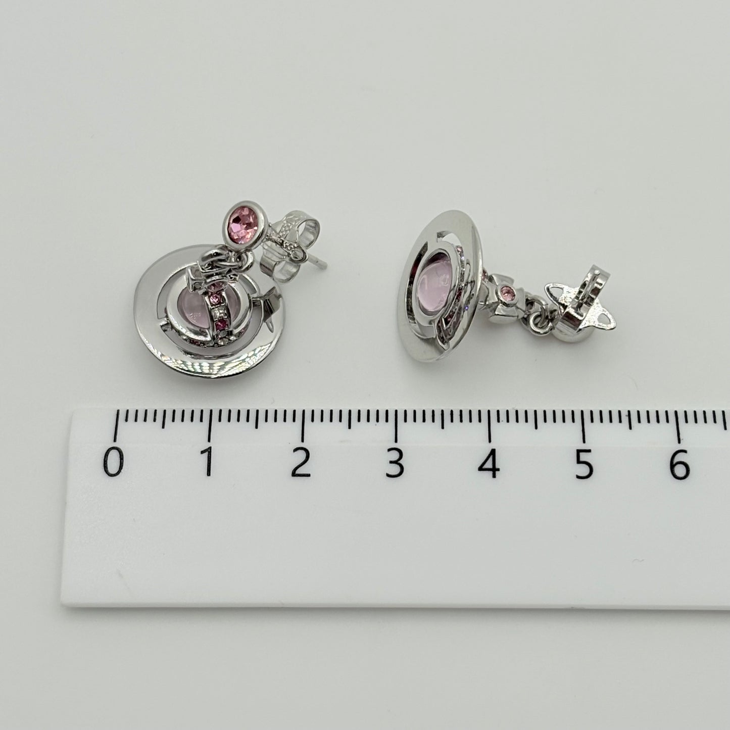 Vivienne Weswood ピアス