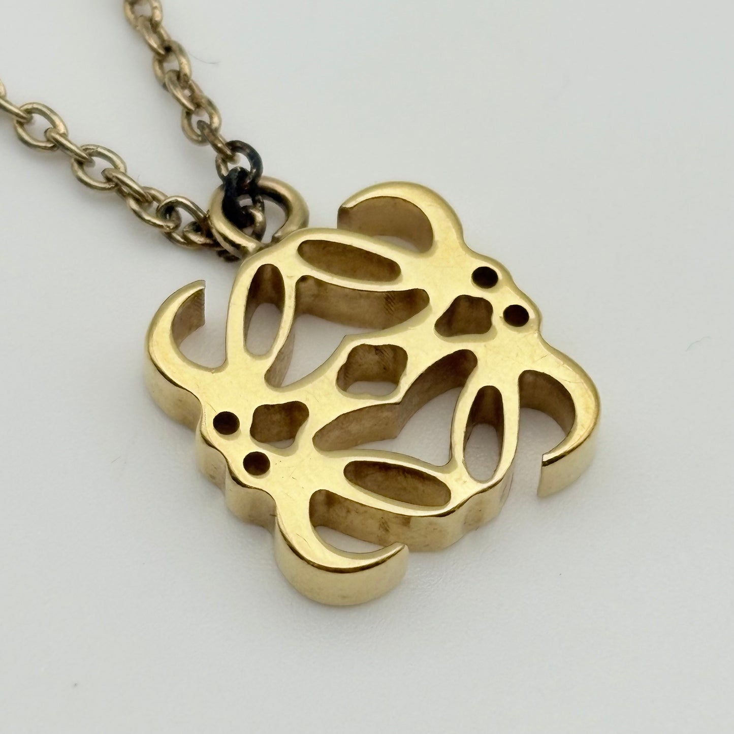 LOEWE ネックレス