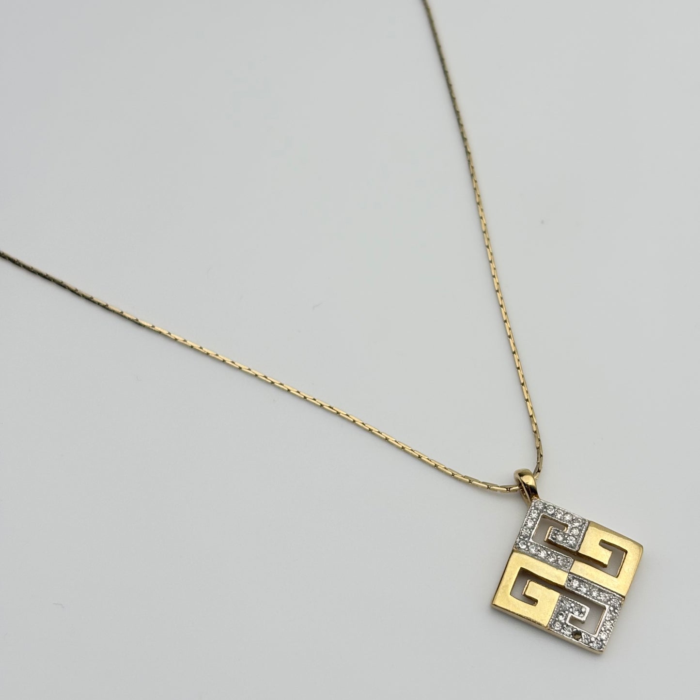 GIVENCHY ネックレス