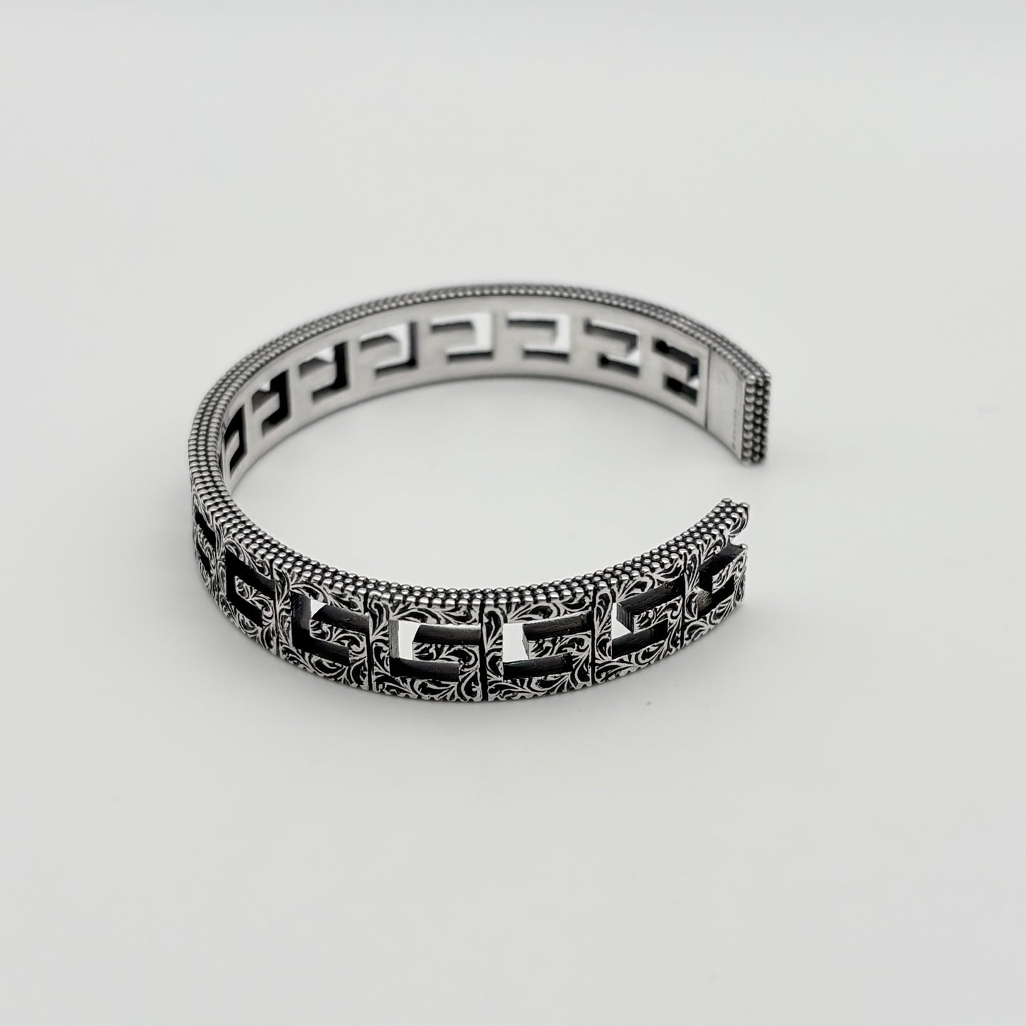 GUCCI バングル