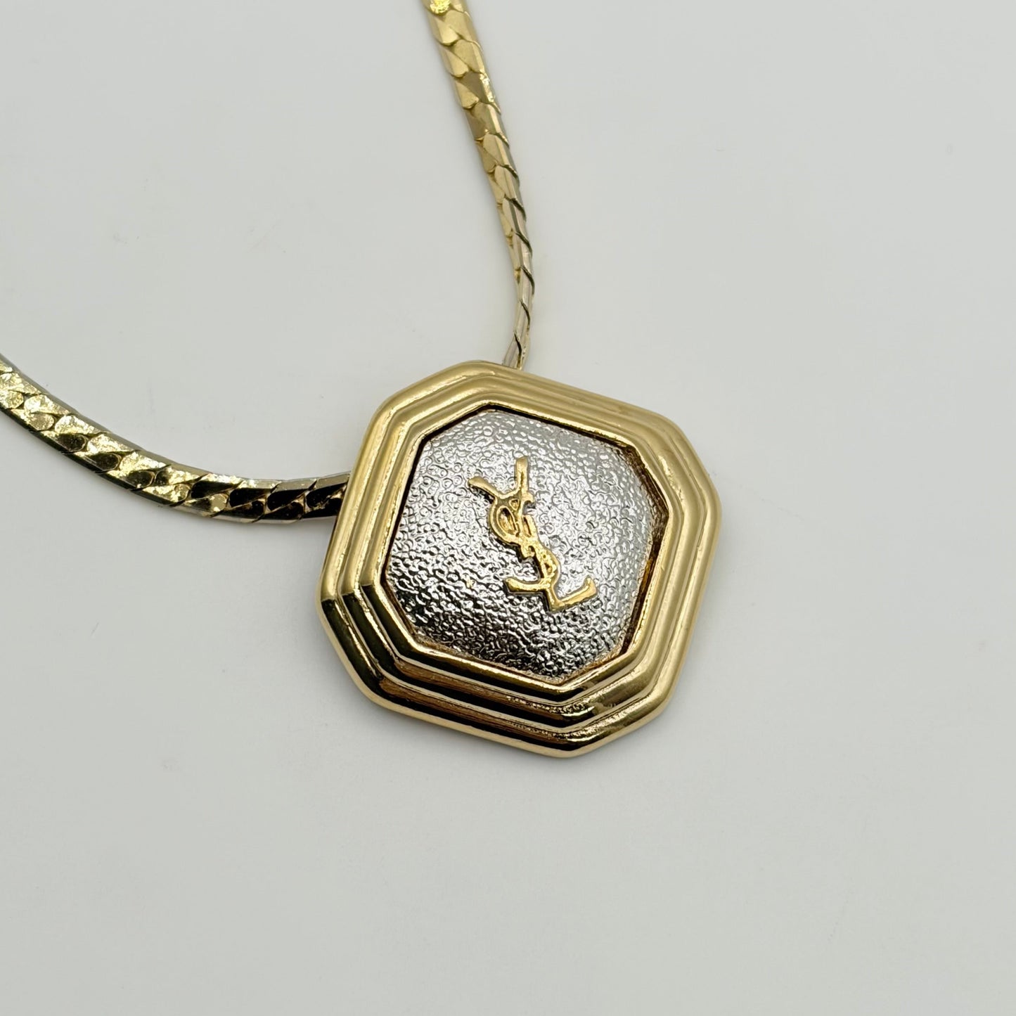 Yves Saint Laurent ネックレス