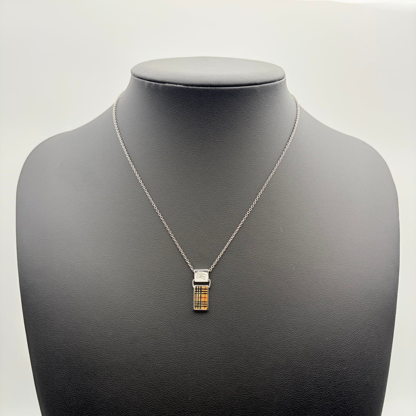 Burberry ネックレス