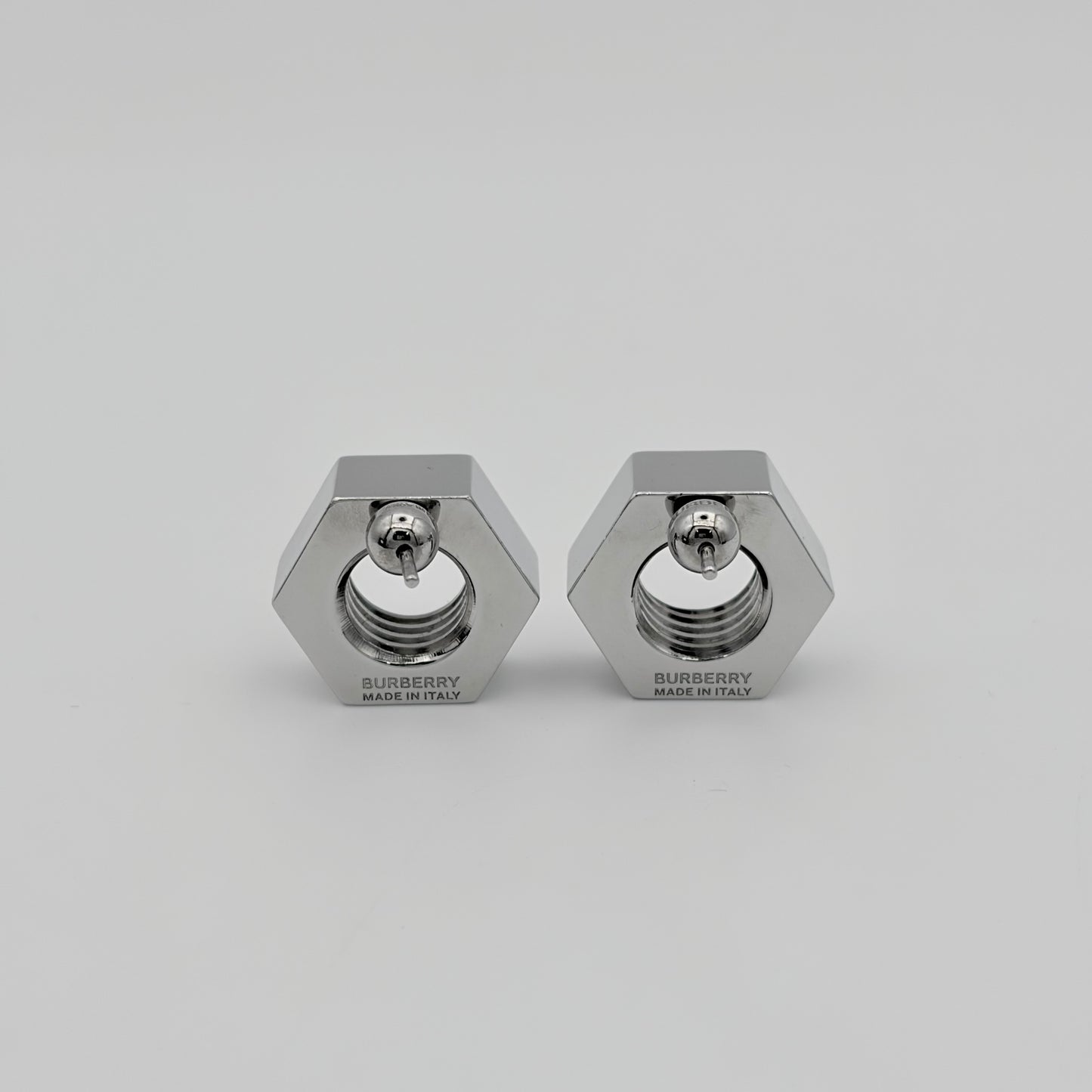 Burberry ピアス