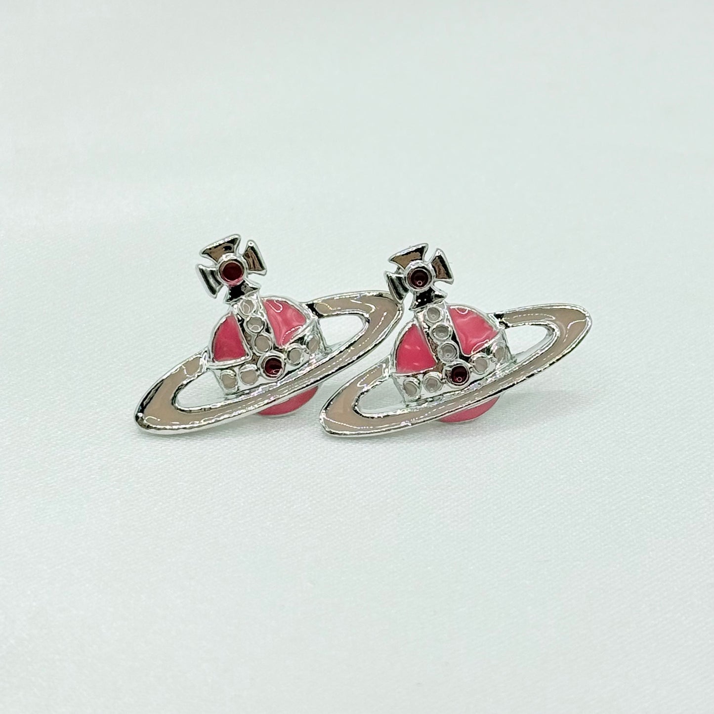 SMALL NEO BAS RELIEF  Vivienne Westwood ピアス 123
