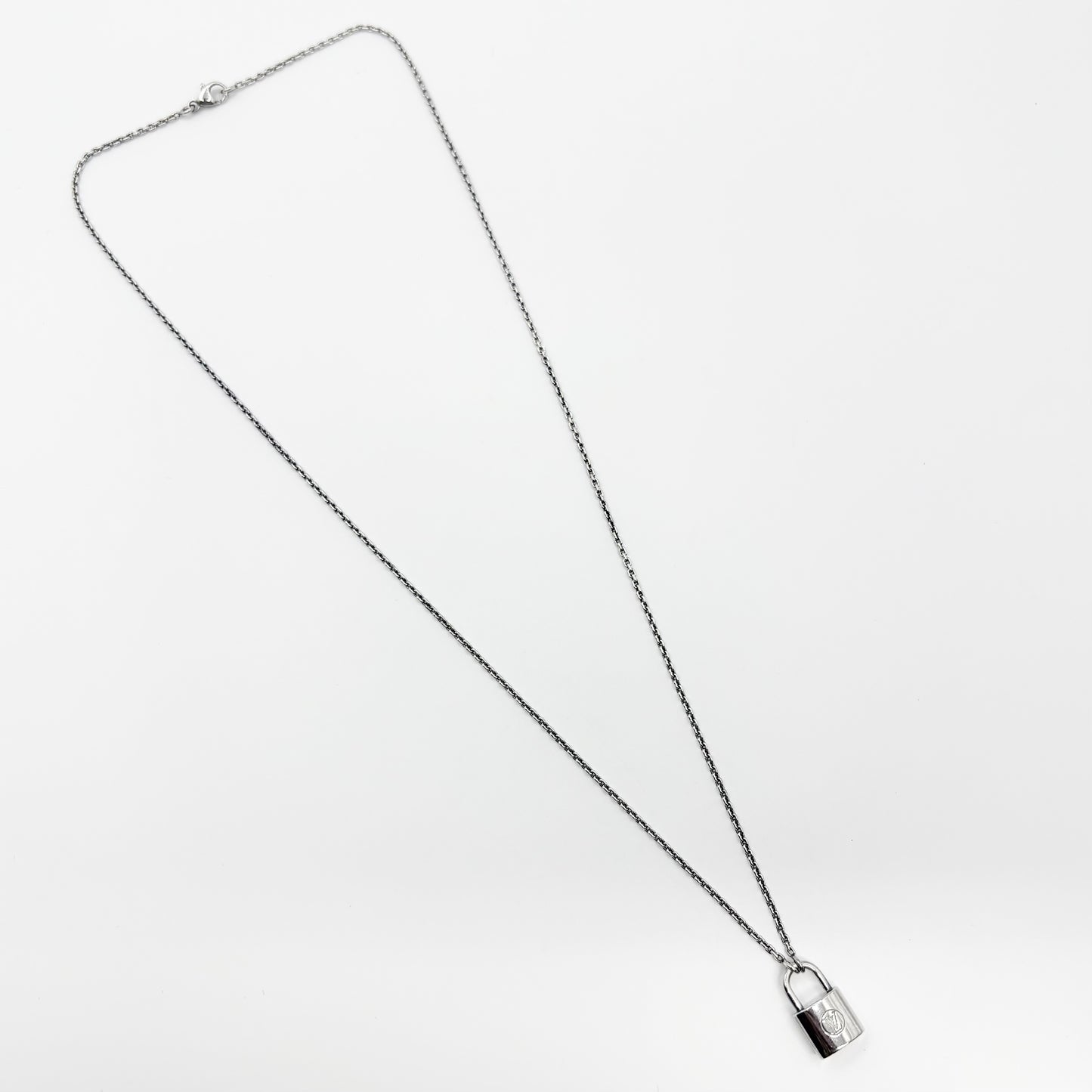 LOUIS VUITTON ネックレス