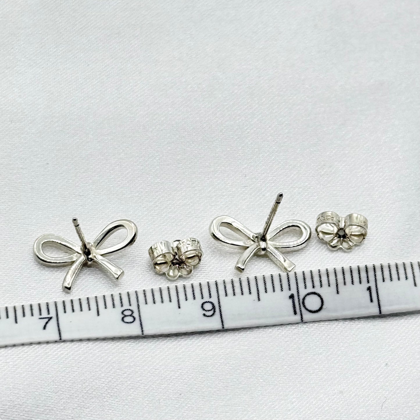 Tiffany＆Co. リボンピアス 31