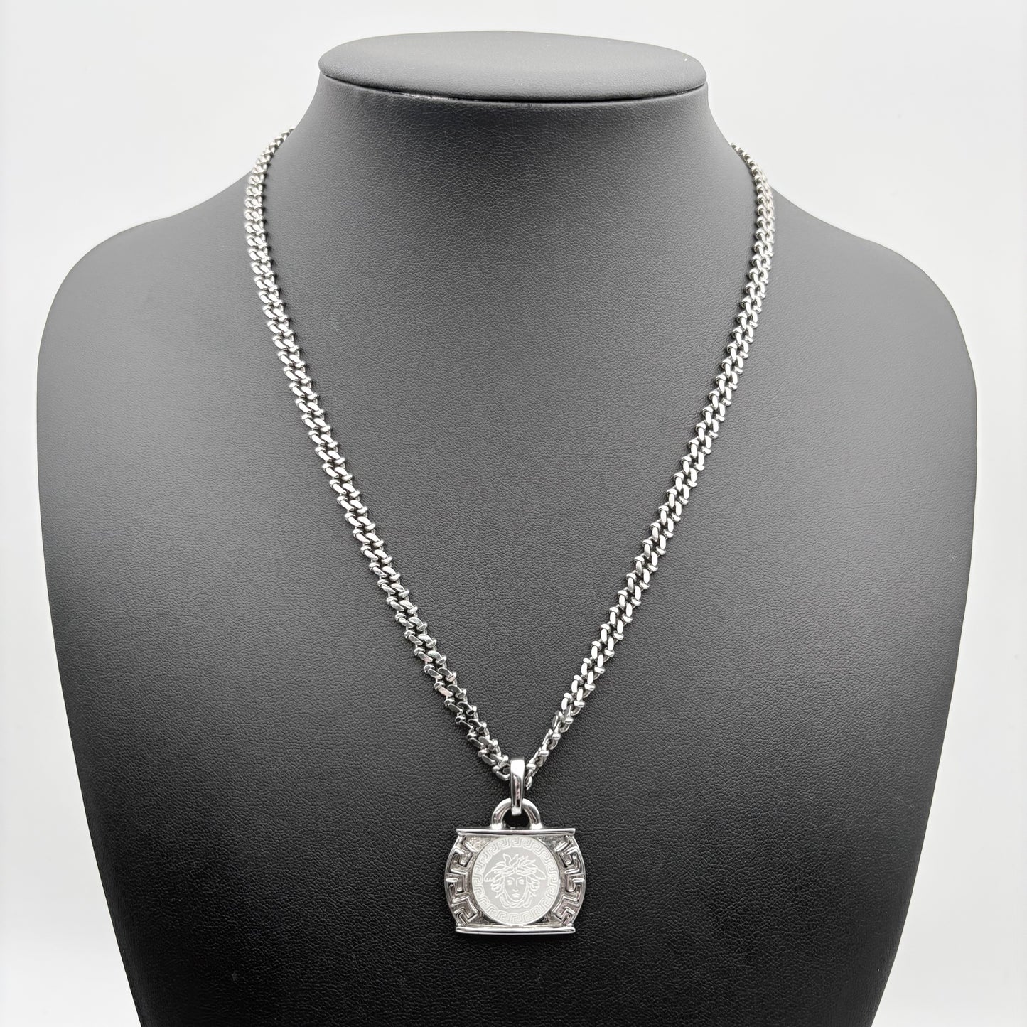 VERSACE ネックレス