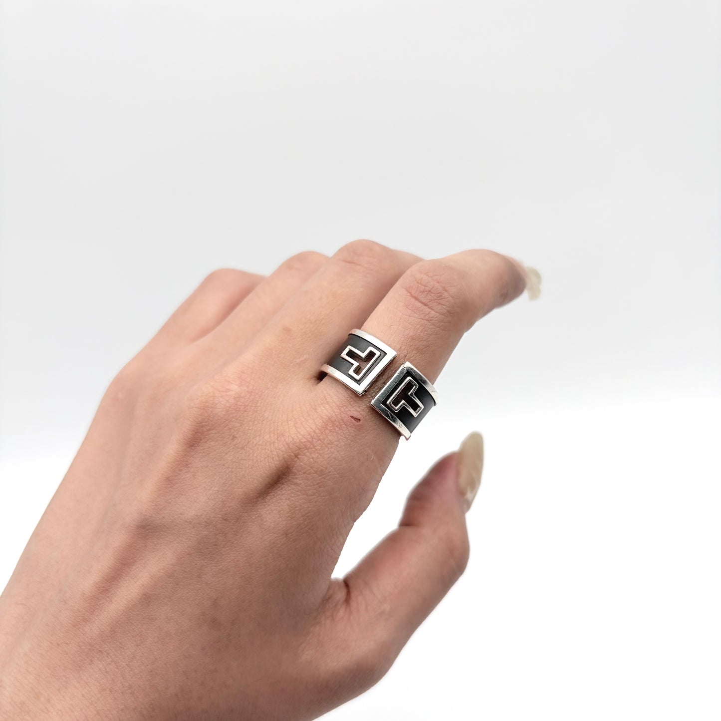 Tiffany&Co. Tカットアウト リング