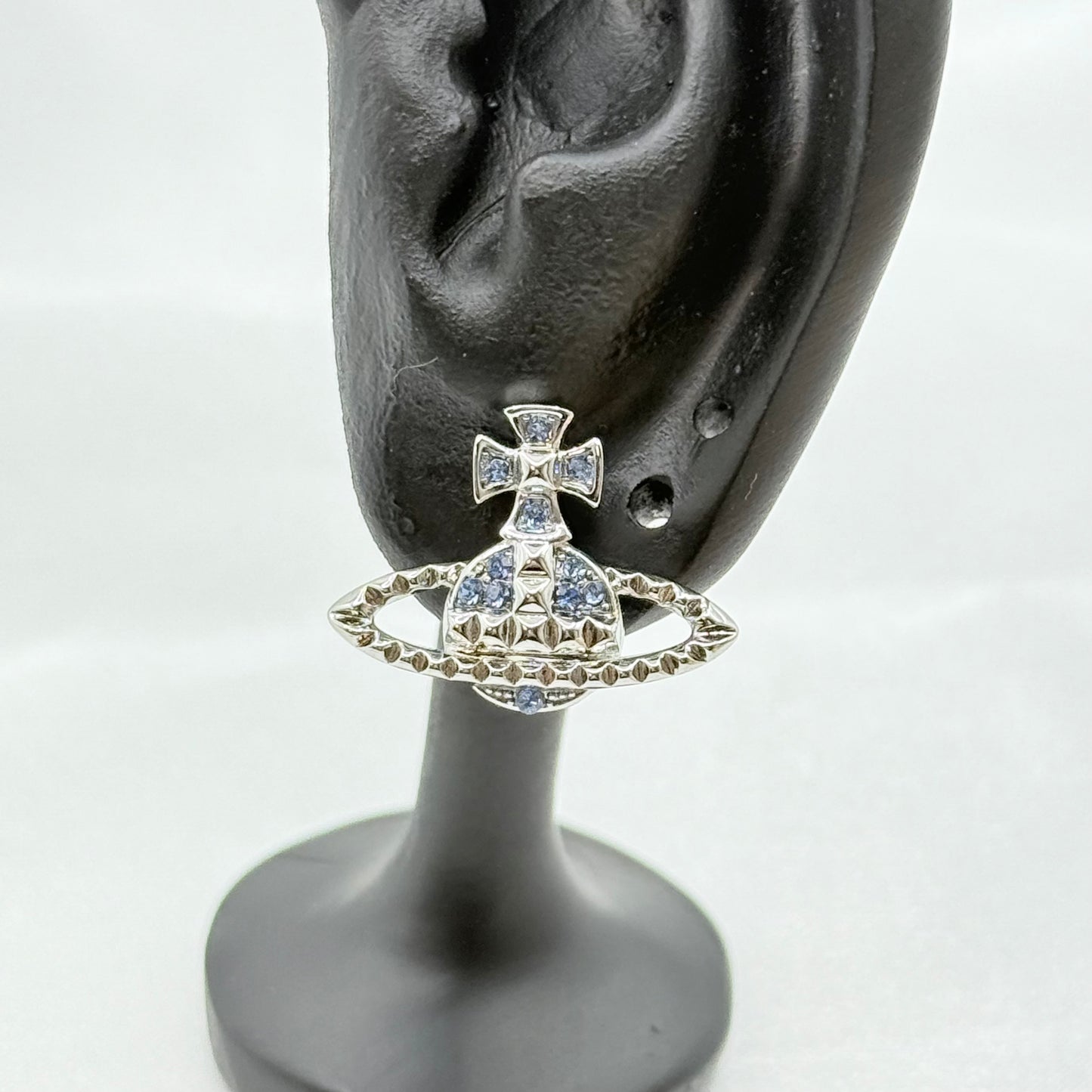 MAYFAIR BAS RELIEF  Vivienne Westwood ピアス 111