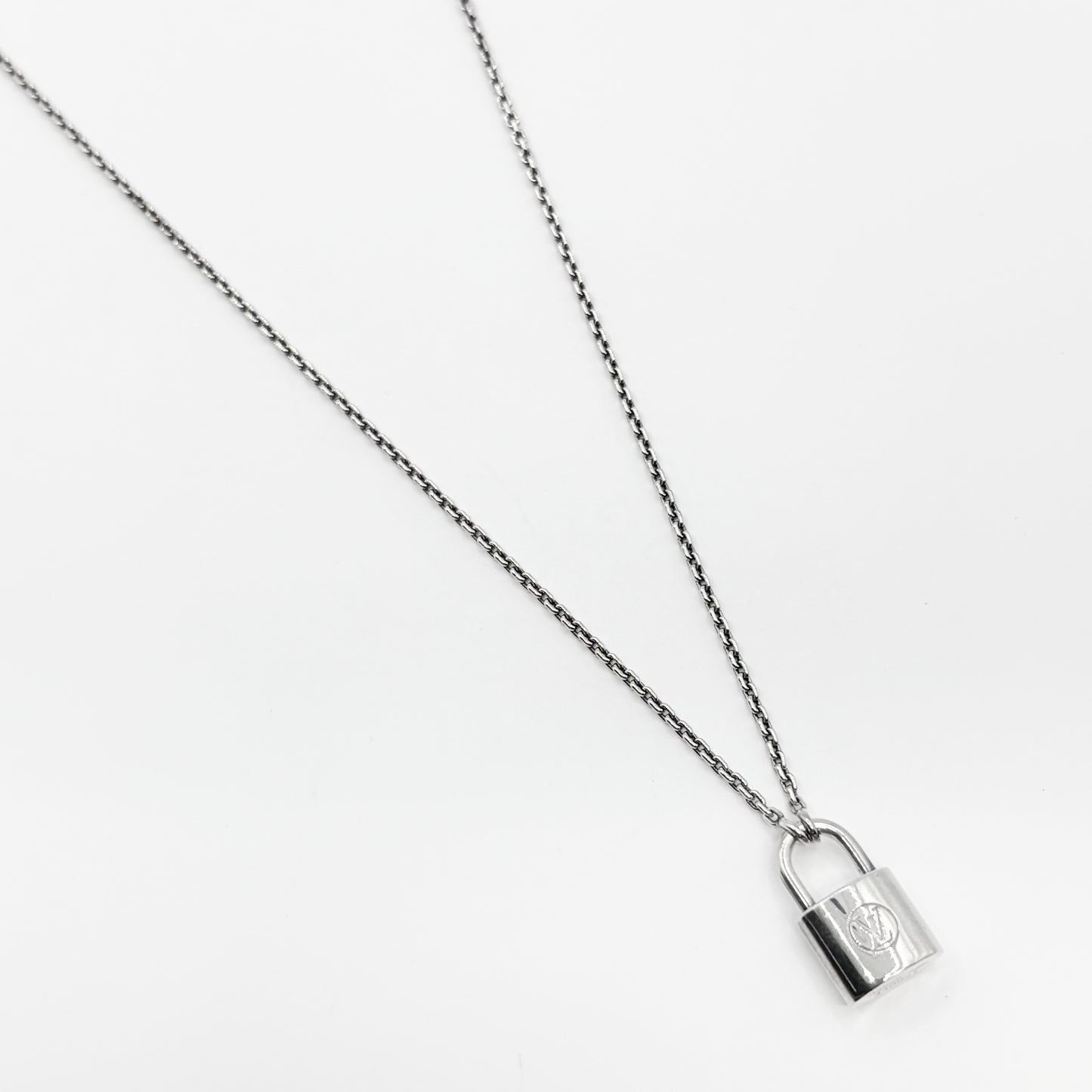 LOUIS VUITTON ネックレス