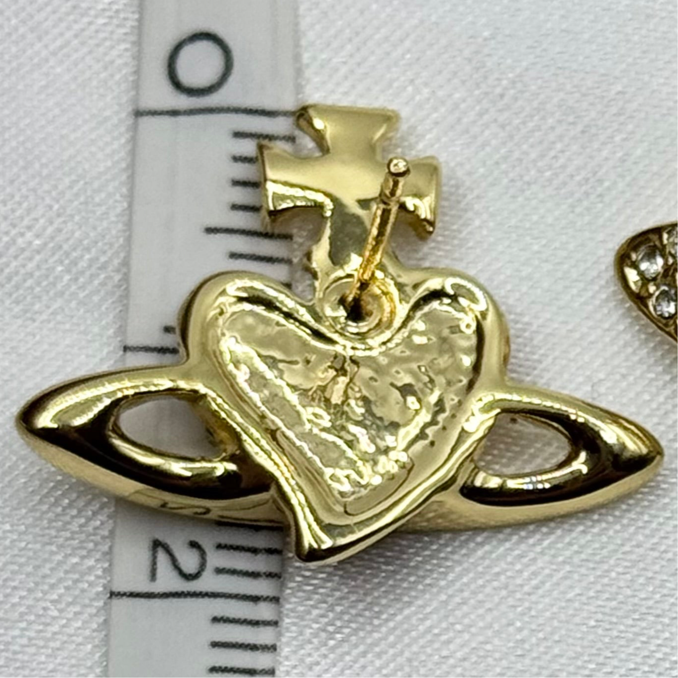 DIAMANTE HEART ピアス
Vivienne Westwood
 109