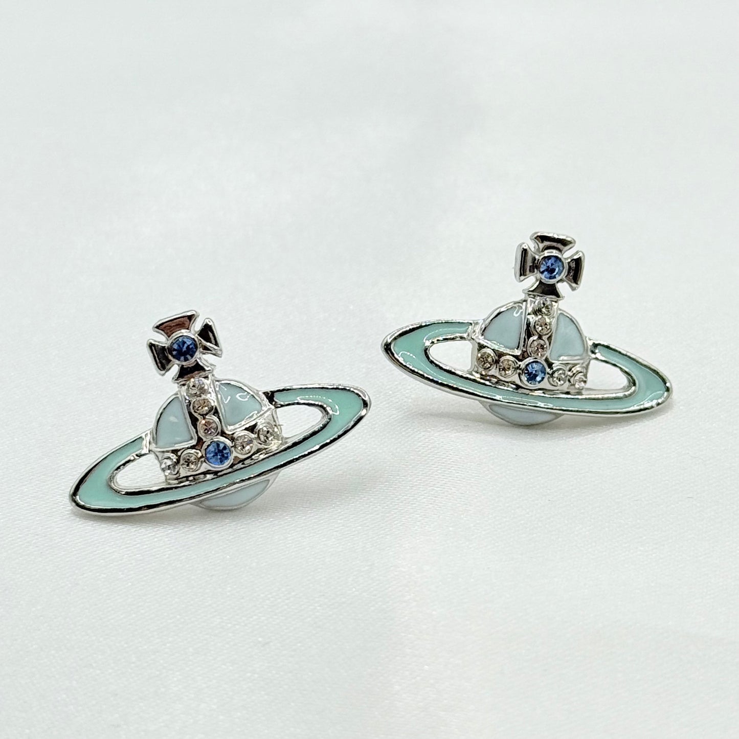 SMALL NEO BAS RELIEF  Vivienne Westwood ピアス 123