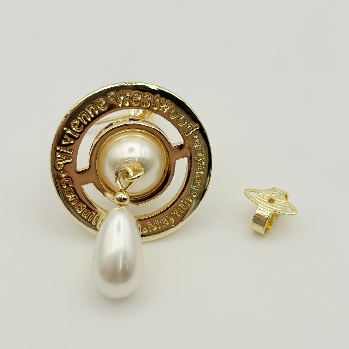 Vivienne Westwood ピアス