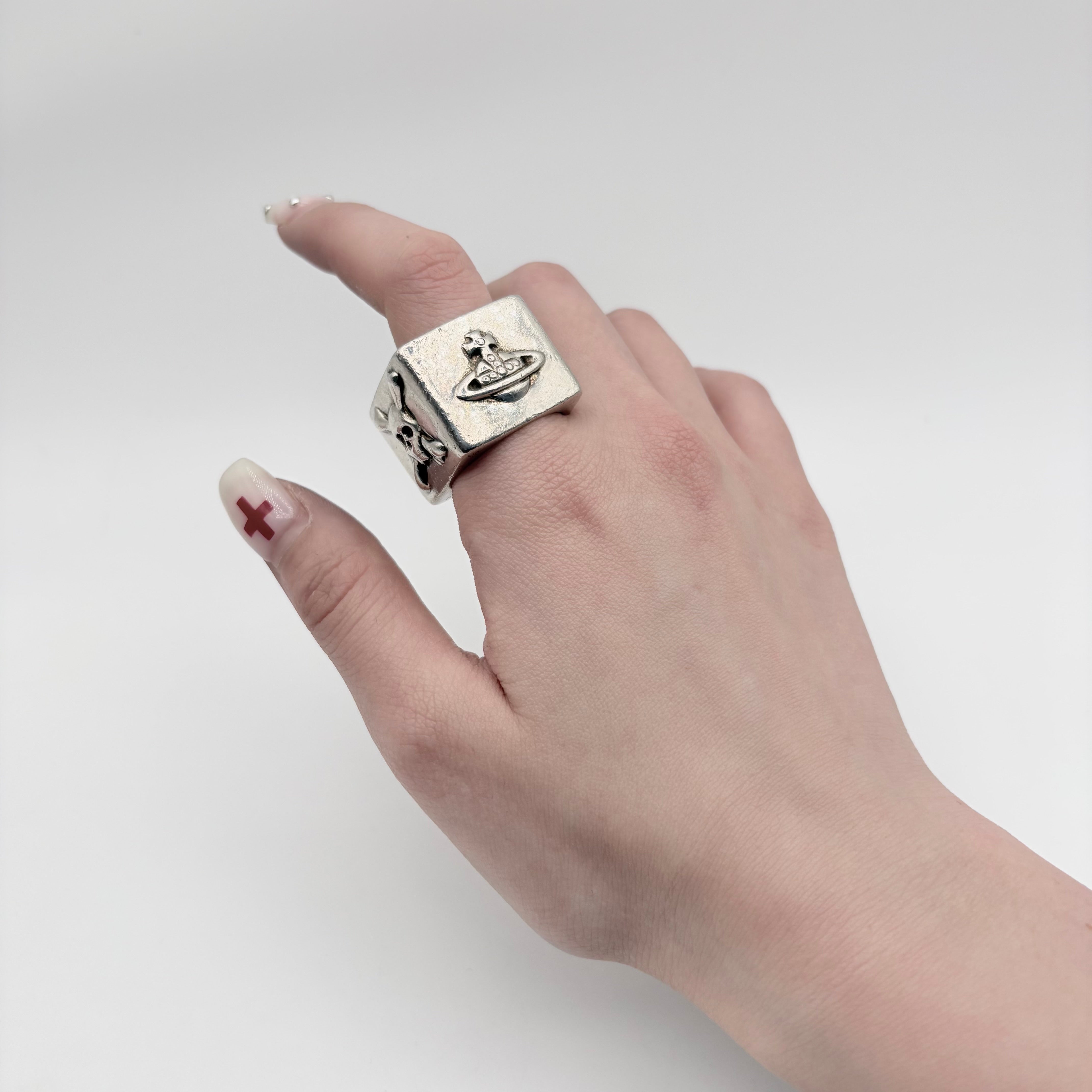 Vivienne Westwood リング