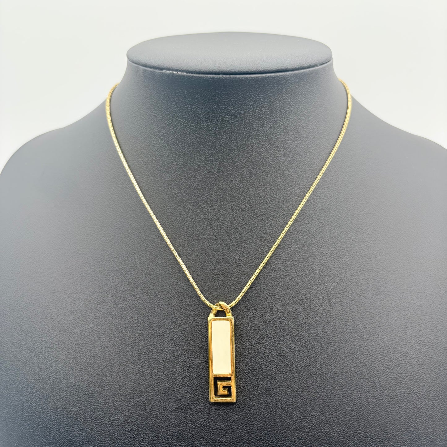 GIVENCHY ネックレス