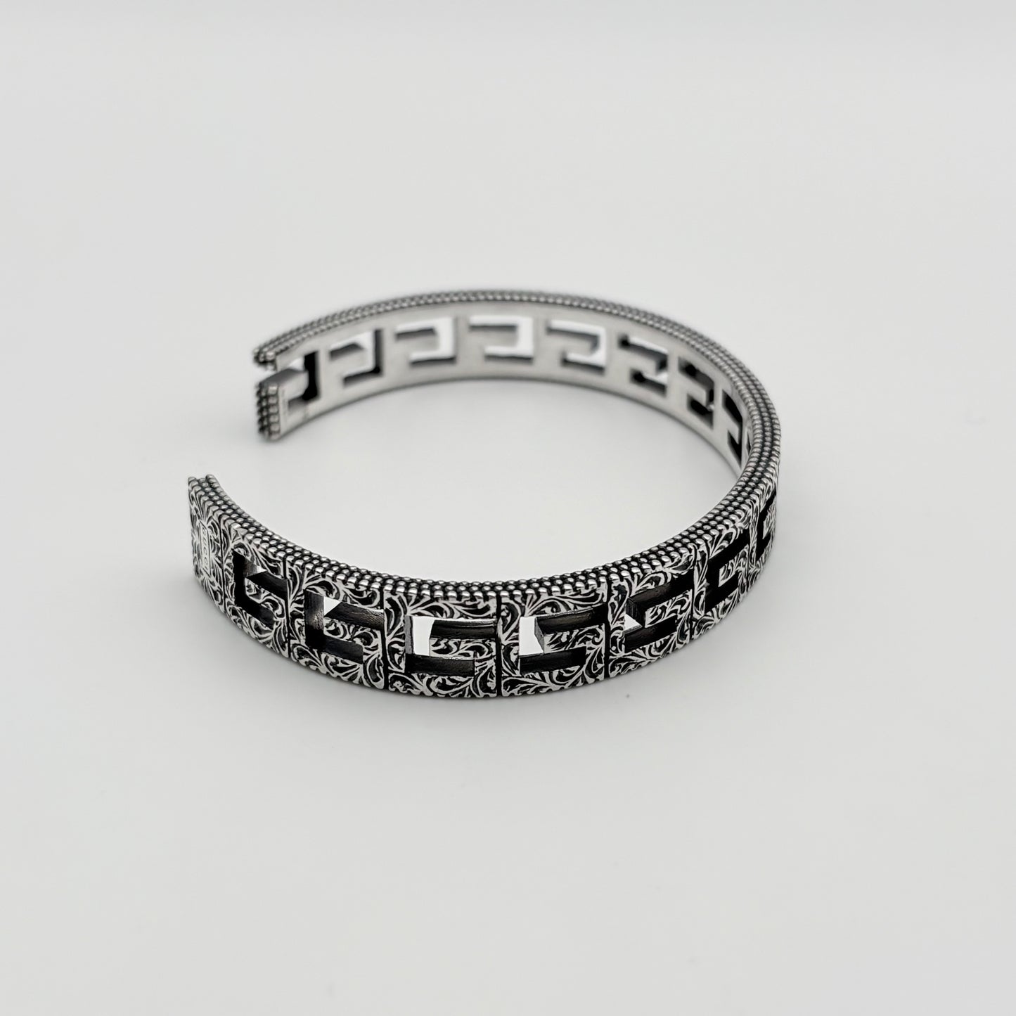 GUCCI バングル