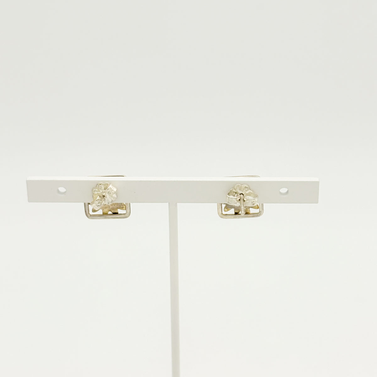 Tiffany&Co. デイジースクエアピアス