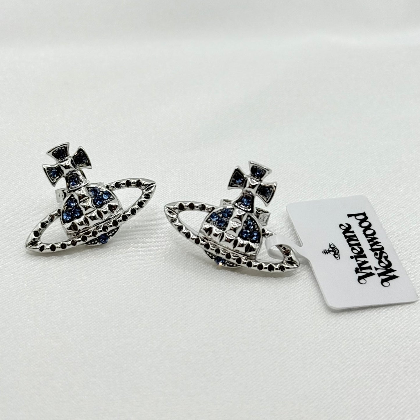 MAYFAIR BAS RELIEF  Vivienne Westwood ピアス 111