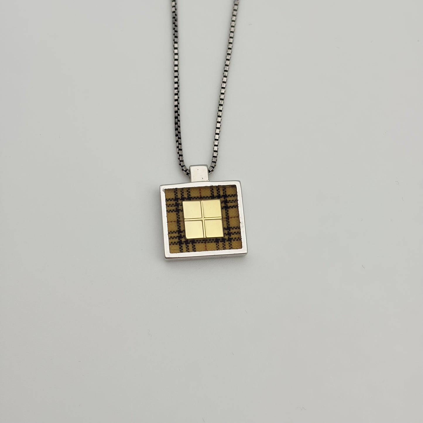 Burberry ネックレス
