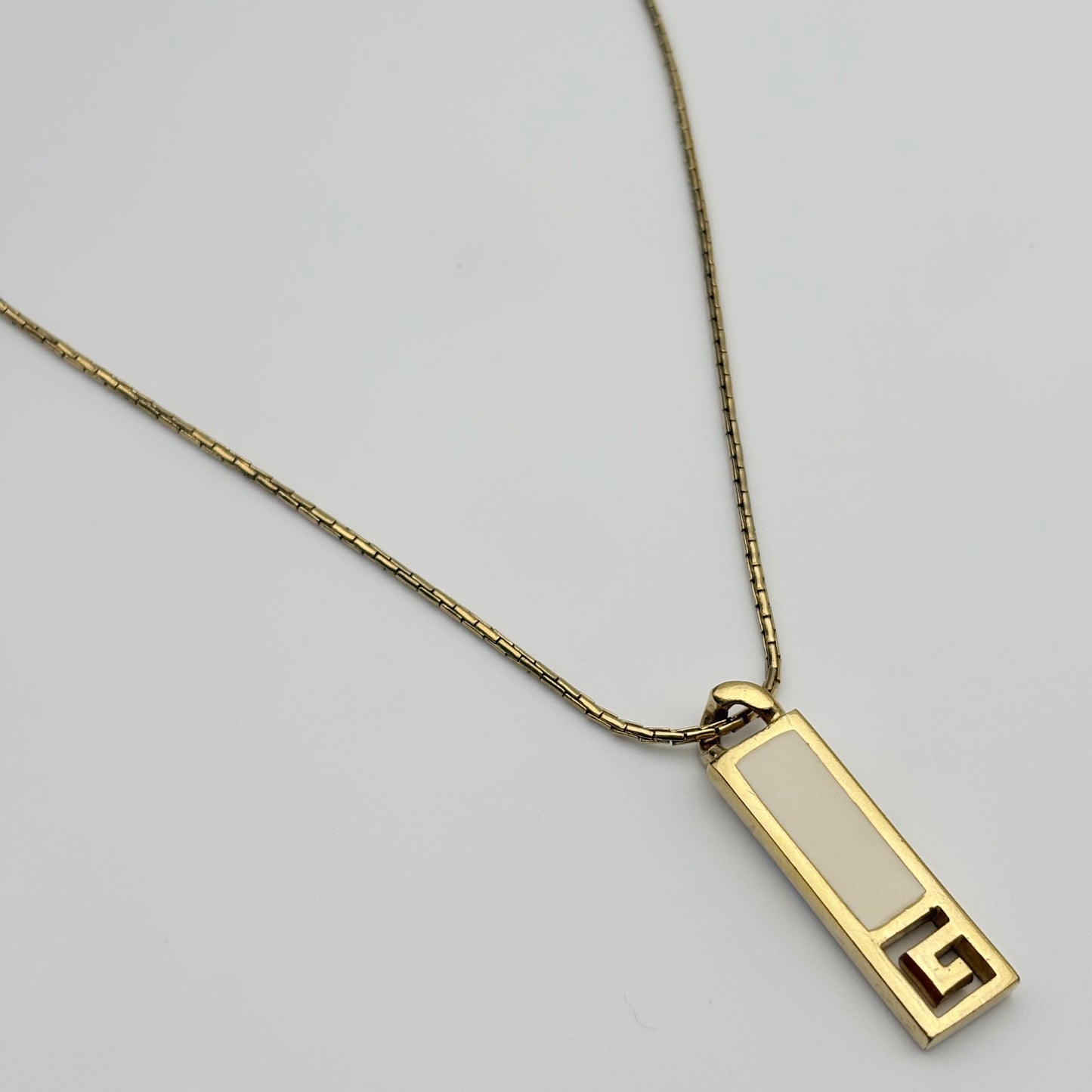GIVENCHY ネックレス