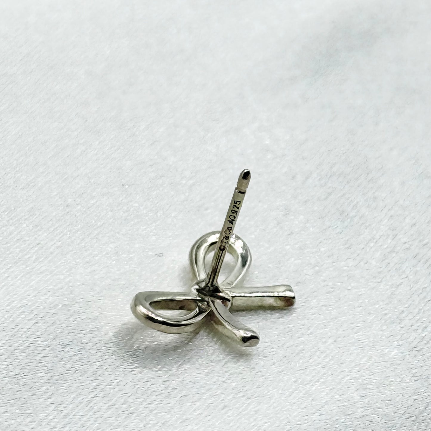Tiffany＆Co. リボンピアス 31