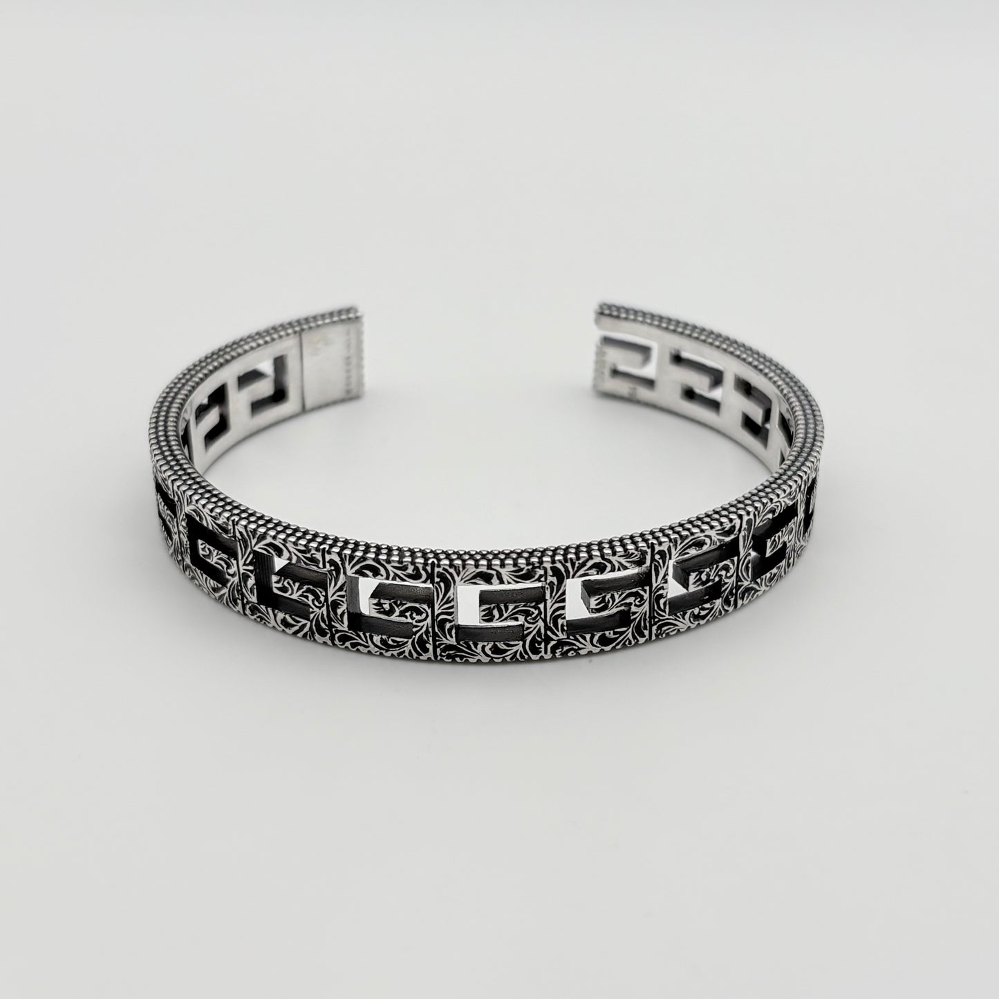GUCCI バングル