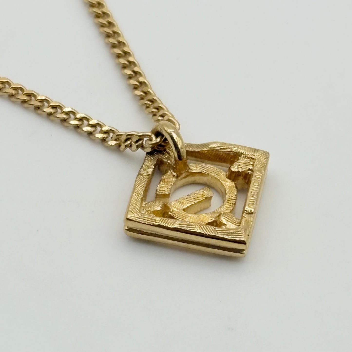 GIVENCHY ネックレス